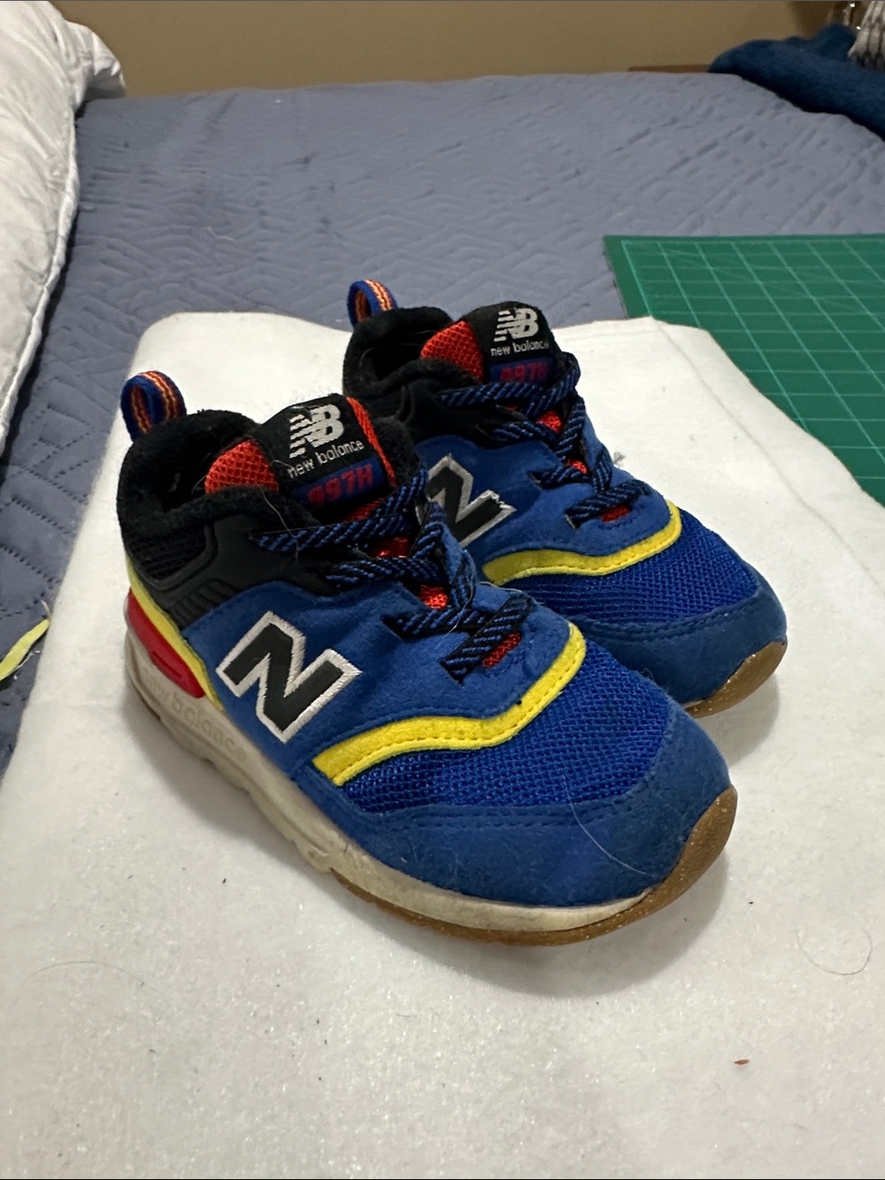 New Balance 997H Kids Royal Blue & Yellow Sneakers with Red Accents sz8